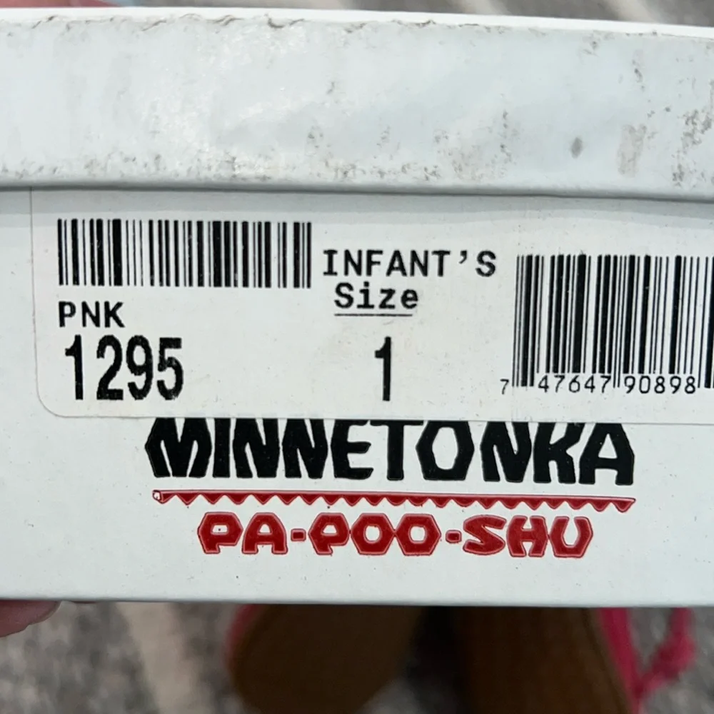 Authentic New in Box, Minnetonka Double Fringe Side Zip Boot infant Pink